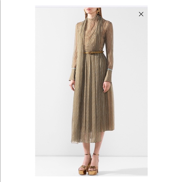 light silk chiffon dress .
 Includes:Bottom Dress , belt , 2 cufflinks - Picture 2 of 7